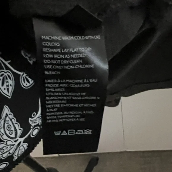 Urban Outfitters Dark Long Sleeve Top - Picture 3 of 9